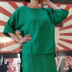 Green linen easy shaped top with side slits and elbow length sleeve