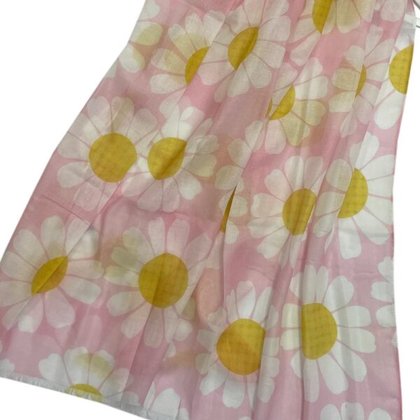 pink large daisy scarf