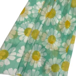 green large daisy scarf