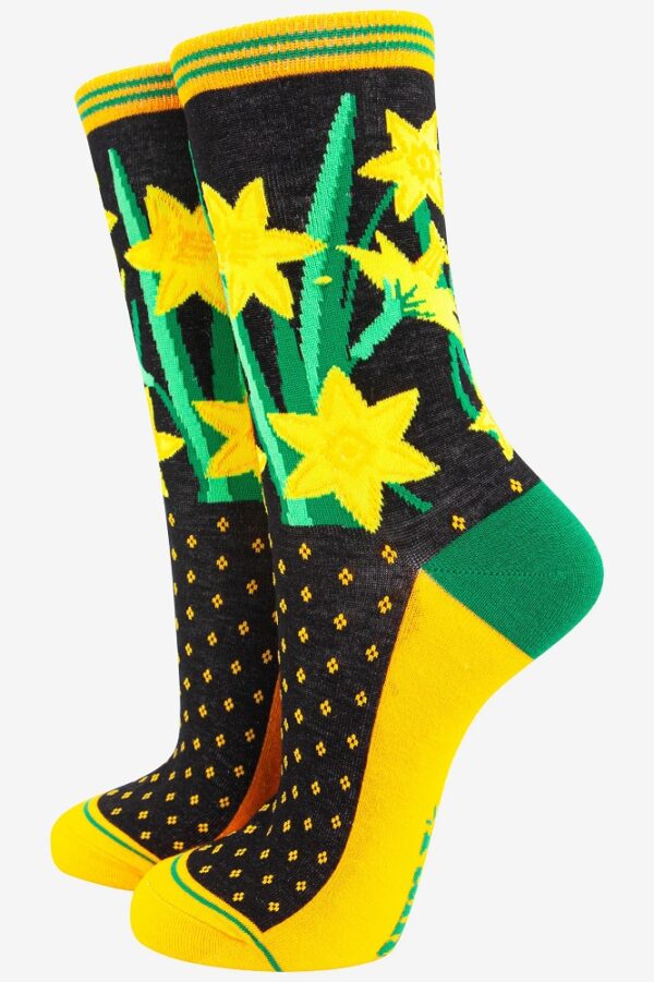 yellow daffodil bamboo socks